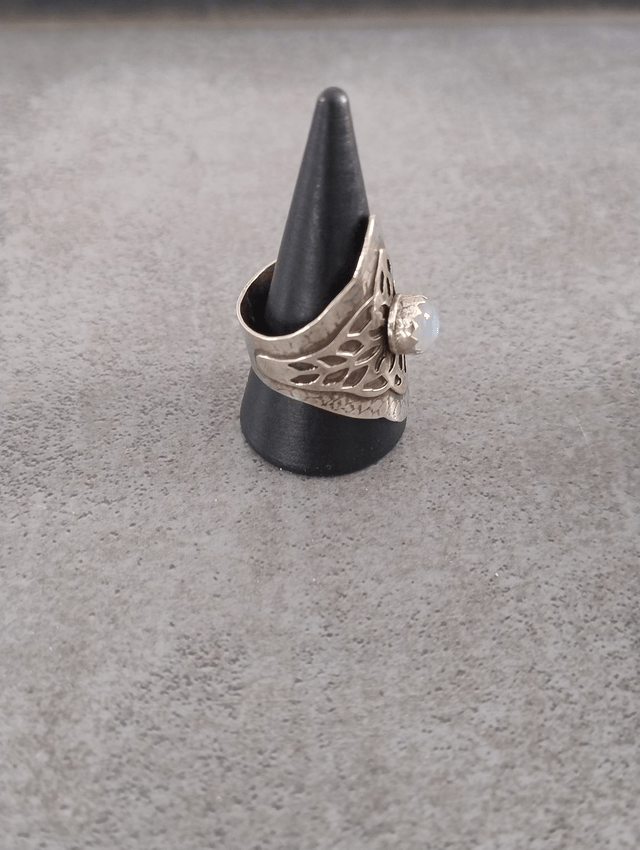 Bague chevalière argentée mandala et pierre de Lune LEIA&CO