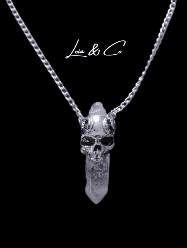 Amulette tête de mort et pointe de cristal LEIA&amp;CO