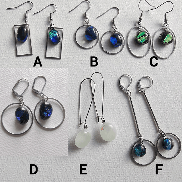 Boucles d&#039;oreilles pendantes avec verre dichroïque multicolore LEIA&amp;CO