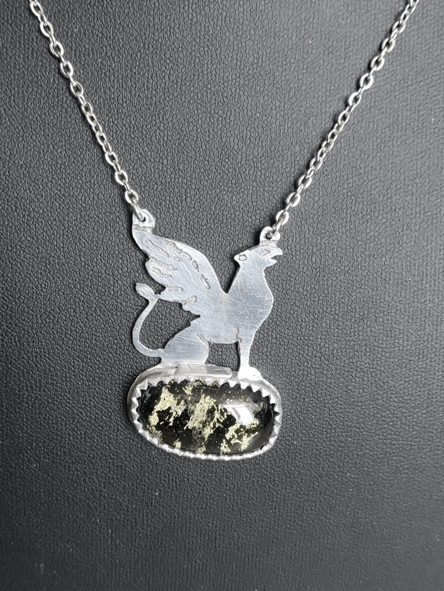Collier argenté Griffon et verre dichroïque multicolore LEIA&CO