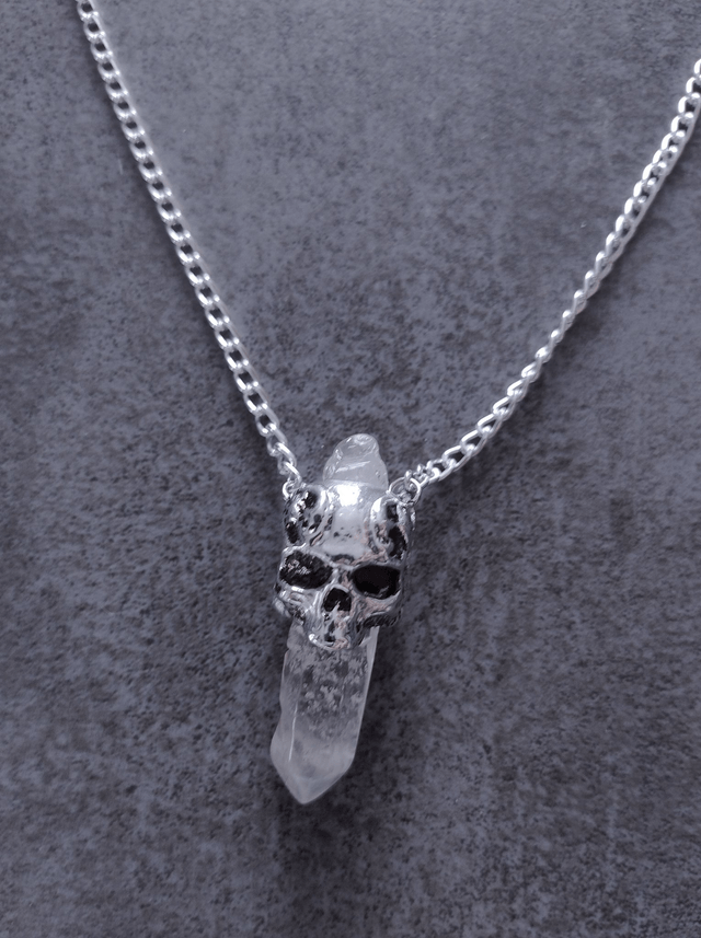 Amulette tête de mort et pointe de cristal LEIA&CO