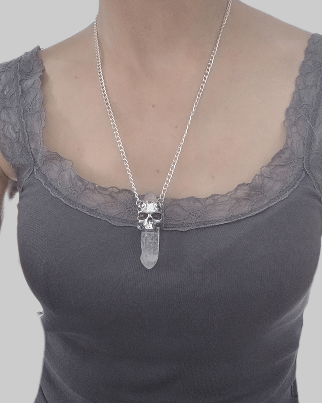 Amulette tête de mort et pointe de cristal LEIA&CO