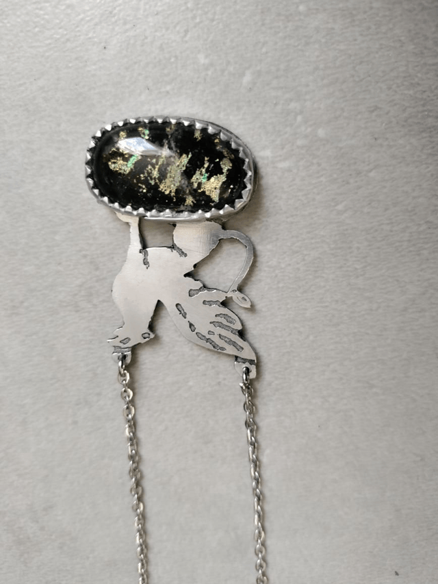 Collier argenté Griffon et verre dichroïque multicolore LEIA&CO