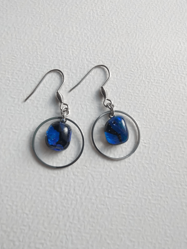 Boucles d'oreilles pendantes avec verre dichroïque multicolore LEIA&CO