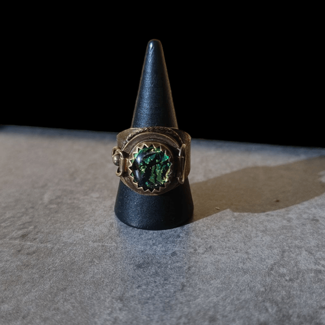 Bague à poison antique œil de dragon LEIA&CO